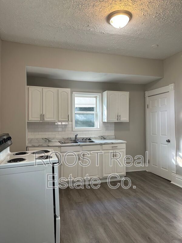 896 Ellsworth Ave in Columbus, OH - Building Photo - Building Photo