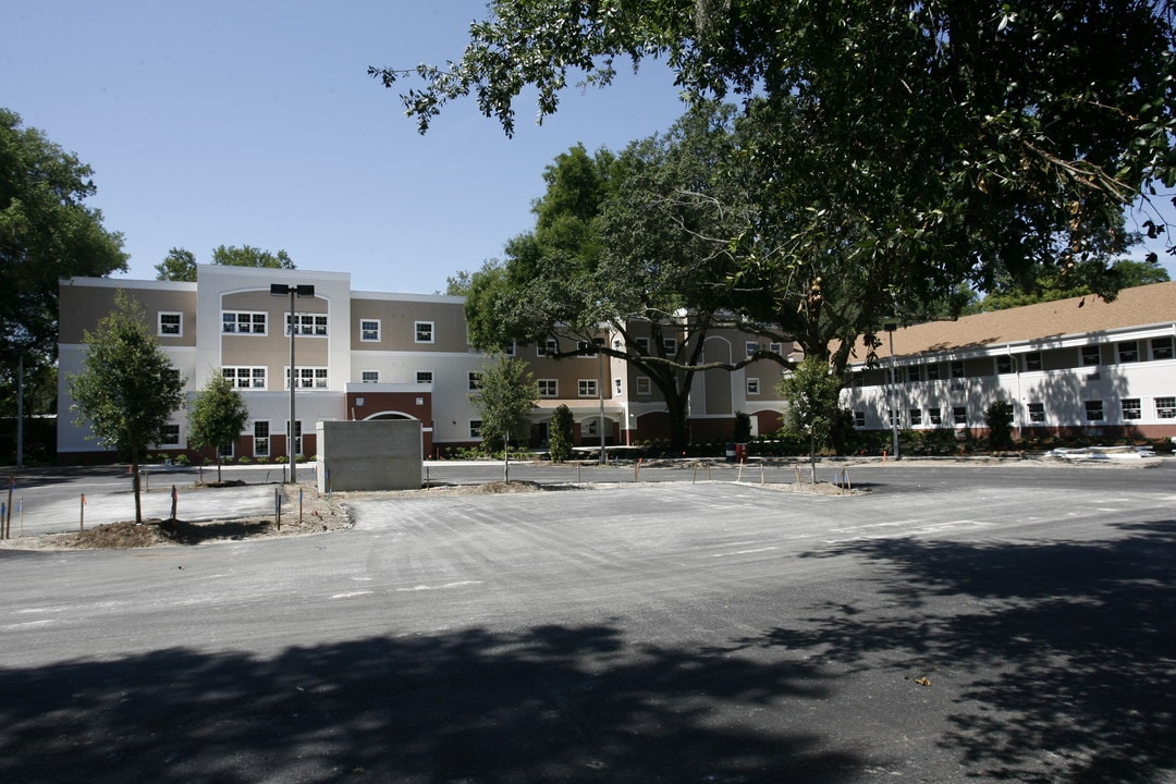 Apostles Village in Brandon, FL - Building Photo