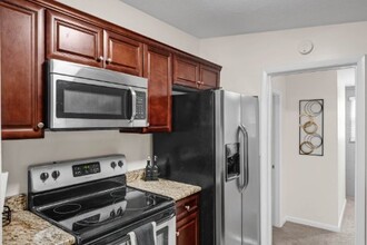 140 Stefanik Rd, Unit Room 1 in Winter Park, FL - Building Photo - Building Photo