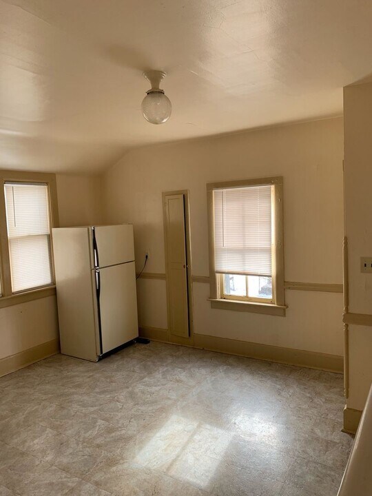 3417 W Scott St in Milwaukee, WI - Building Photo