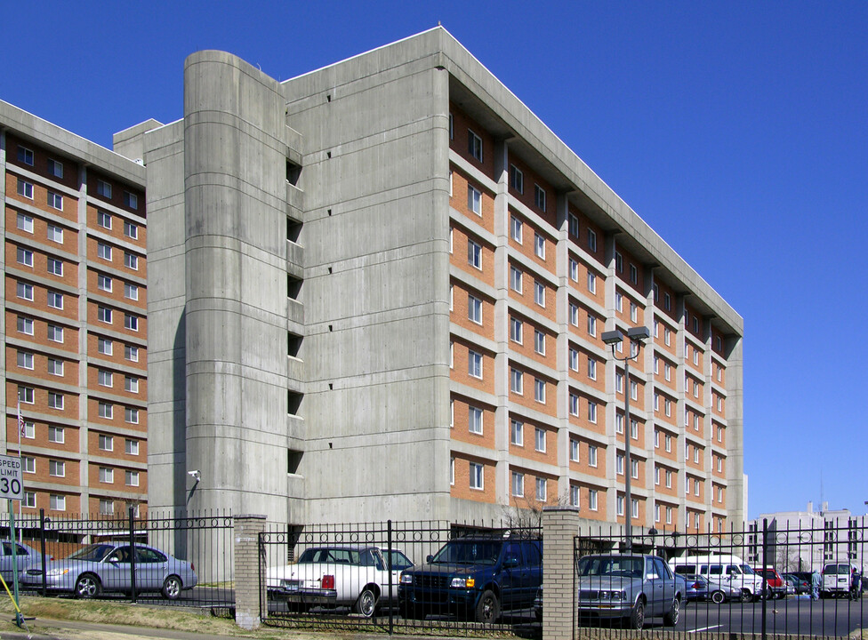 Princeton Towers in Birmingham, AL - Foto de edificio