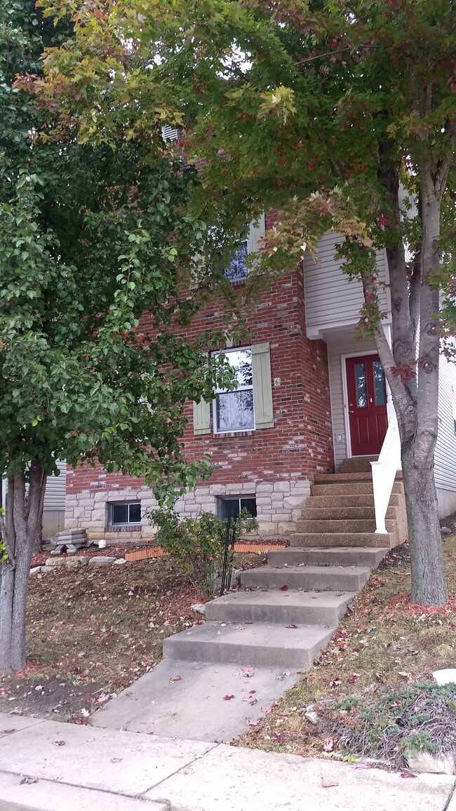 property at 6 Brookmoore Dr