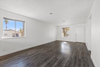 3649 S Van Dyke Ave in Las Vegas, NV - Building Photo - Building Photo