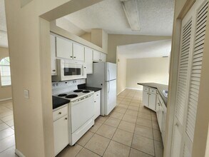 1012 Euclid Ave in Lehigh Acres, FL - Building Photo - Building Photo