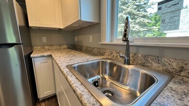 24-28-28 Hill St in Dover, NH - Building Photo - Building Photo