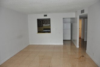 2355 Linton Ridge Cir in Delray Beach, FL - Building Photo - Building Photo