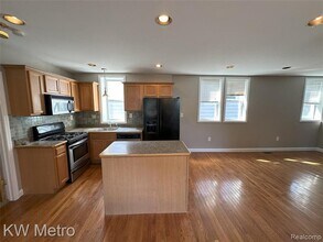 1318 S Campbell Rd in Royal Oak, MI - Building Photo - Building Photo