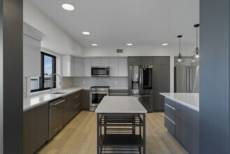 85 Willow Ct, Unit 501 in Boston, MA - Foto de edificio - Building Photo