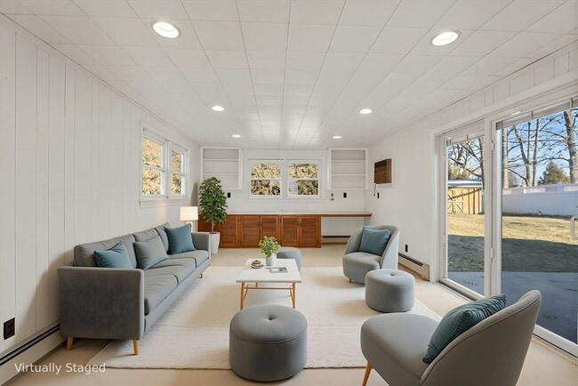 8 Stanley St in Natick, MA - Building Photo - Building Photo