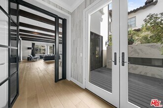 105 Via Salamanca in San Clemente, CA - Foto de edificio - Building Photo