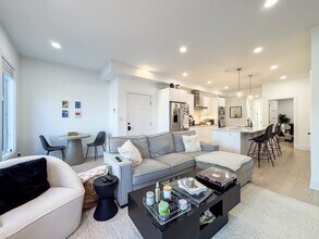 231 Maverick St in Boston, MA - Building Photo - Building Photo