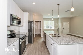 339 Halloran St SE, Unit A in Palm Bay, FL - Foto de edificio - Building Photo