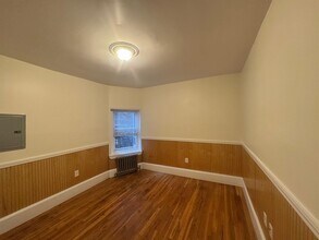 2 Cypress St, Unit #2 in Somerville, MA - Foto de edificio - Building Photo