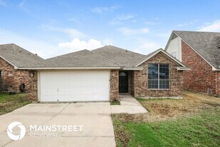 6424 Canyon Trail in Lake Worth, TX - Building Photo