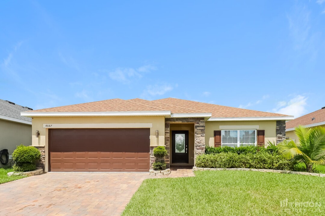 4887 Rockvale Dr in Kissimmee, FL - Building Photo