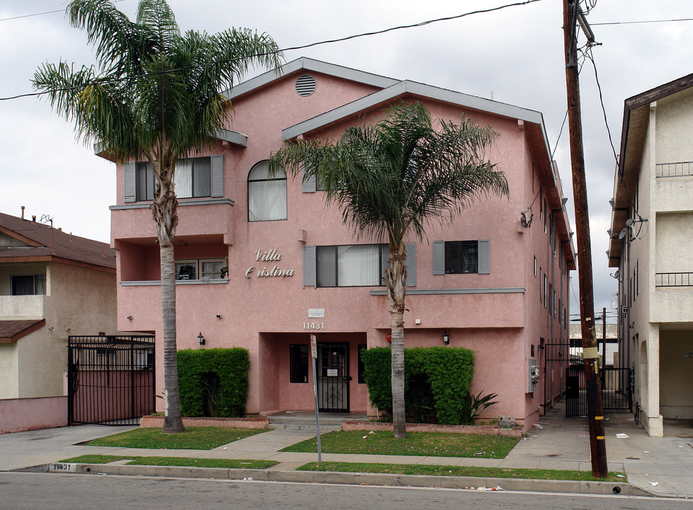 11431 Cedar Ave in Hawthorne, CA - Building Photo