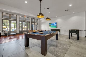 West 10 in Tallahassee, FL - Building Photo - Building Photo