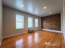 4237 N Paulina St, Unit W2 in Chicago, IL - Building Photo