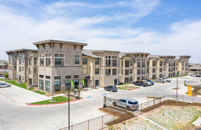 The Drake in Midland, TX - Building Photo - Building Photo