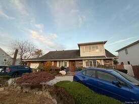 113 Parma Rd in Island Park, NY - Building Photo