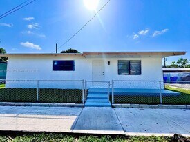 427 N 24th Ave in Hollywood, FL - Building Photo
