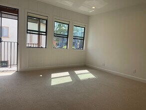 10722 Rose Ave in Los Angeles, CA - Building Photo - Building Photo
