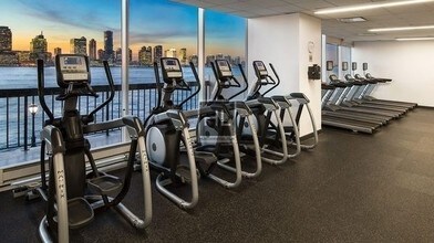 225 Rector Pl in New York, NY - Building Photo - Building Photo