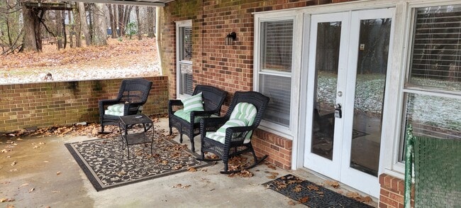 3001 Foxdown Ct, Unit B in Greensboro, NC - Building Photo - Building Photo