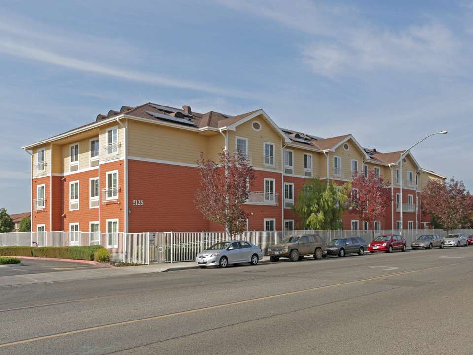 Sierra Gateway I in Fresno, CA - Building Photo