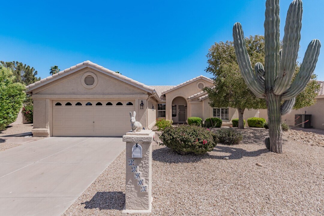 23903 S Sunvista Dr in Sun Lakes, AZ - Foto de edificio