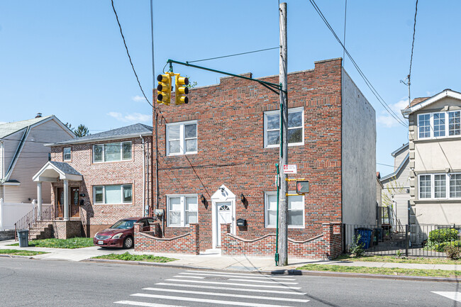 11602 Farmers Blvd in Saint Albans, NY - Building Photo - Building Photo