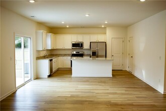 484 Red Dragon Dr in Jefferson, GA - Building Photo - Building Photo