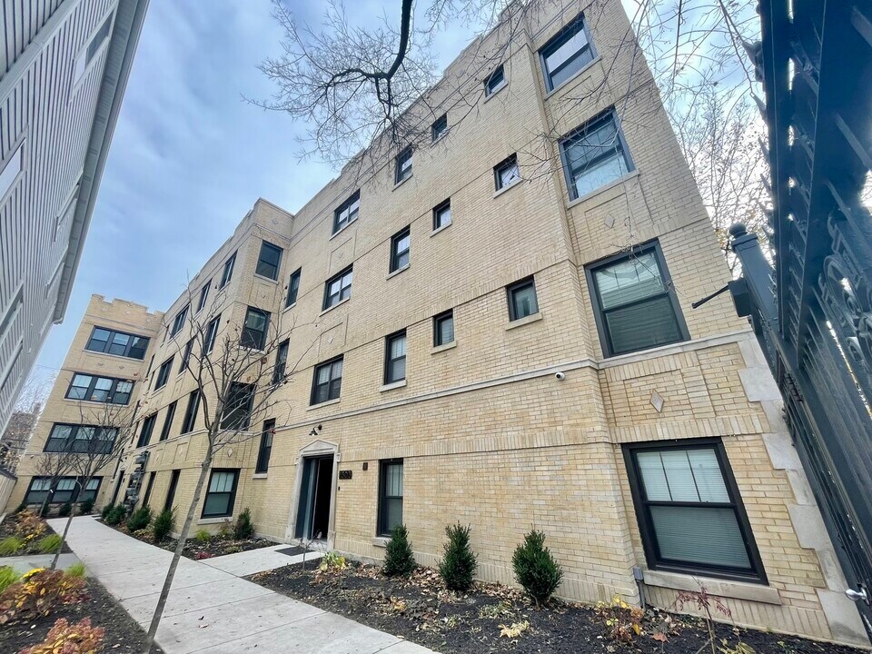 1301 S California Ave in Chicago, IL - Building Photo