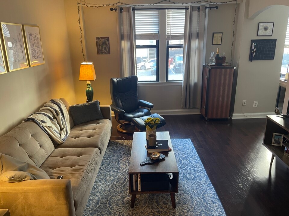2515 K St NW, Unit 212 in Washington, DC - Building Photo