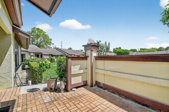 270 Beaver Dam Ct in Royal Palm Beach, FL - Building Photo - Building Photo