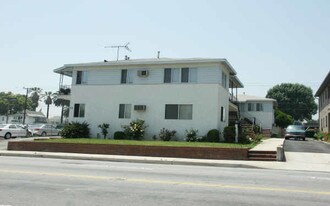 111 N Atlantic Blvd in Alhambra, CA - Building Photo