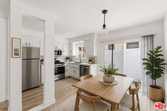 825 S Detroit St in Los Angeles, CA - Building Photo - Building Photo