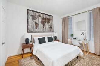 319 E 109th St in New York, NY - Building Photo - Building Photo
