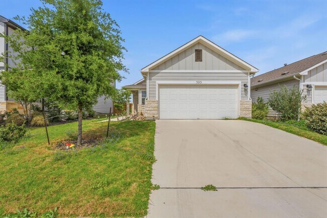 323 Tolo Dr in Elgin, TX - Building Photo - Building Photo