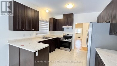 25 Huntsworth Ave in Thorold, ON - Building Photo - Building Photo