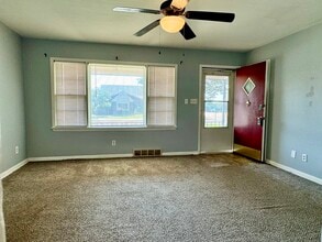 1033 N Woodlawn Blvd in Derby, KS - Building Photo - Building Photo
