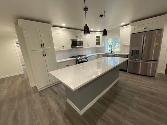 1577 Woodside Dr in Fircrest, WA - Building Photo - Building Photo