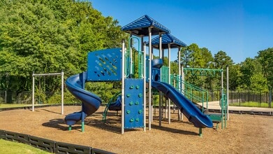 Crystal Gardens in Atlanta, GA - Building Photo - Building Photo