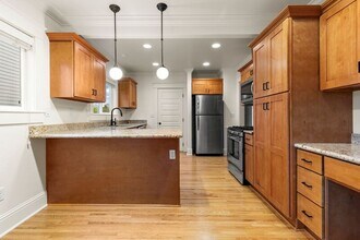 3803 SE 65th Ave in Portland, OR - Building Photo - Building Photo