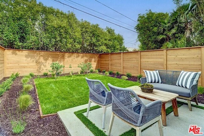1278 Meadowbrook Ave in Los Angeles, CA - Building Photo - Building Photo