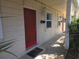 551 E Miracle Strip Pkwy in Mary Esther, FL - Building Photo