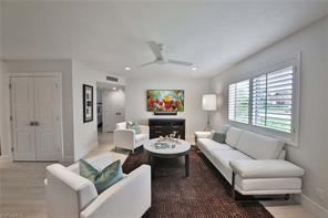705 Neapolitan Way-Unit -705 in Naples, FL - Building Photo - Building Photo