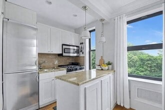 420 Central Prk W in New York, NY - Building Photo - Building Photo