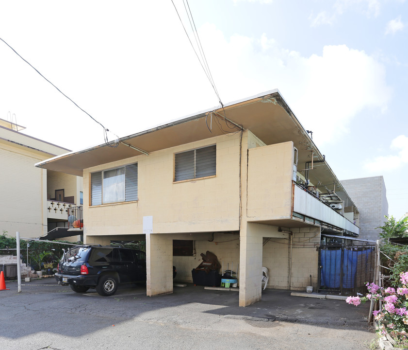 2137 Kaumualii St in Honolulu, HI - Building Photo