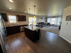 5440 38th Ave S in West Fargo, ND - Building Photo